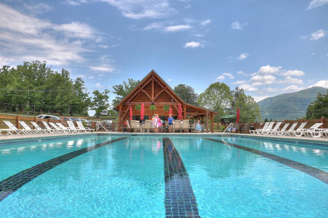 Mountain Dreams Cabin Hot Tub, Sauna And Views! Sevierville Eksteriør bilde