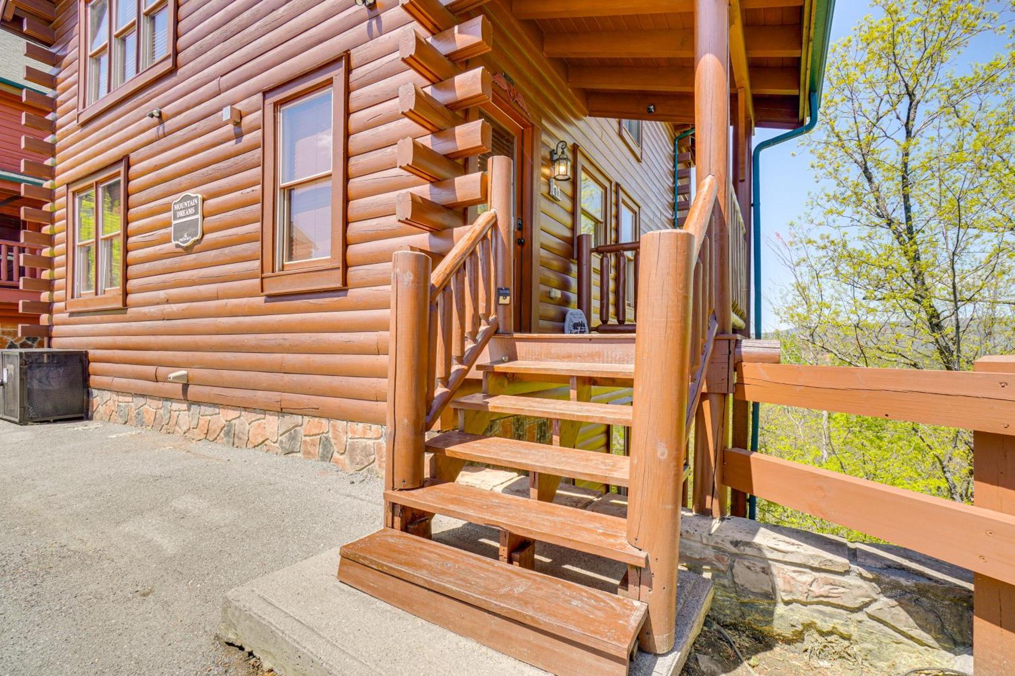 Mountain Dreams Cabin Hot Tub, Sauna And Views! Sevierville Eksteriør bilde