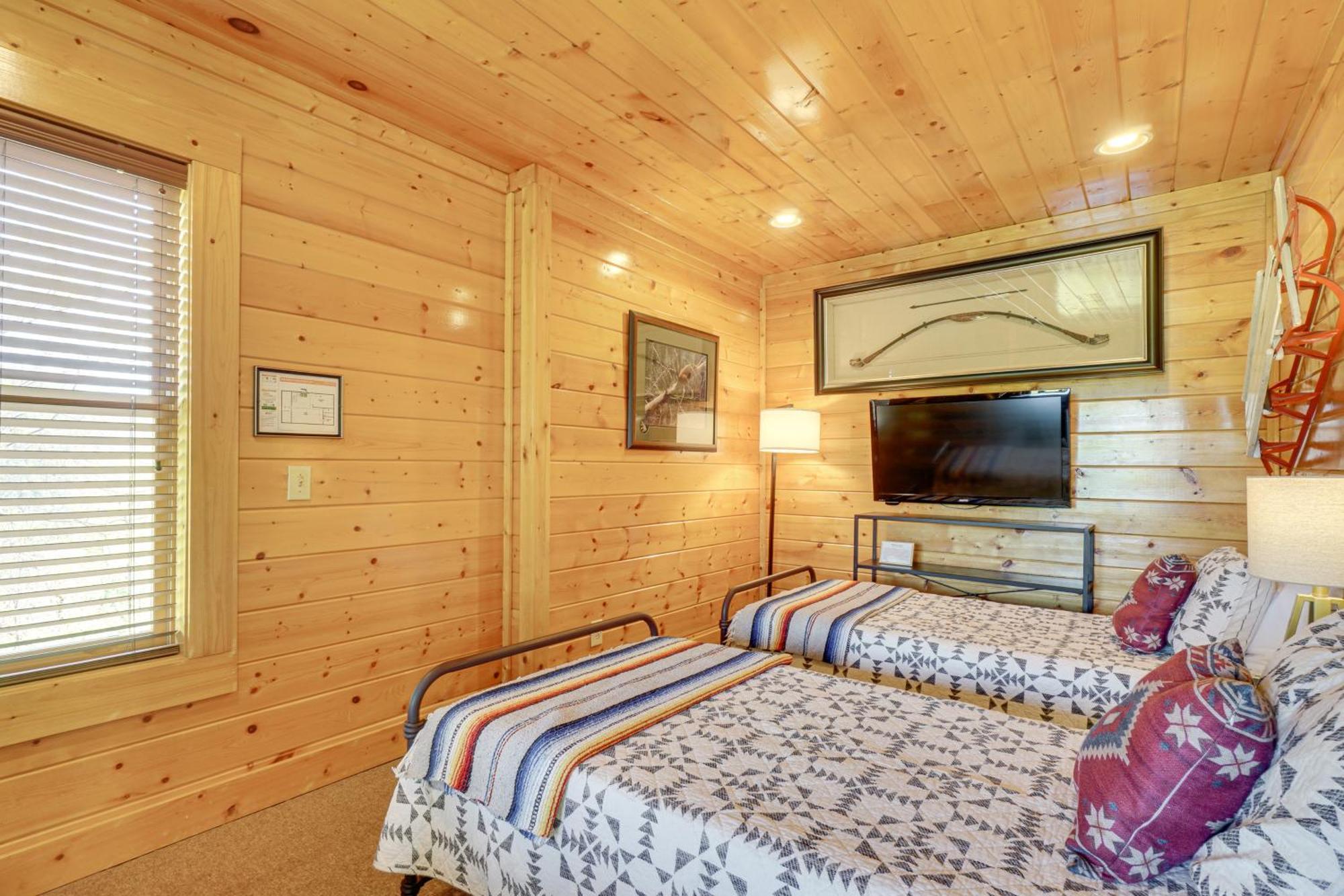 Mountain Dreams Cabin Hot Tub, Sauna And Views! Sevierville Eksteriør bilde
